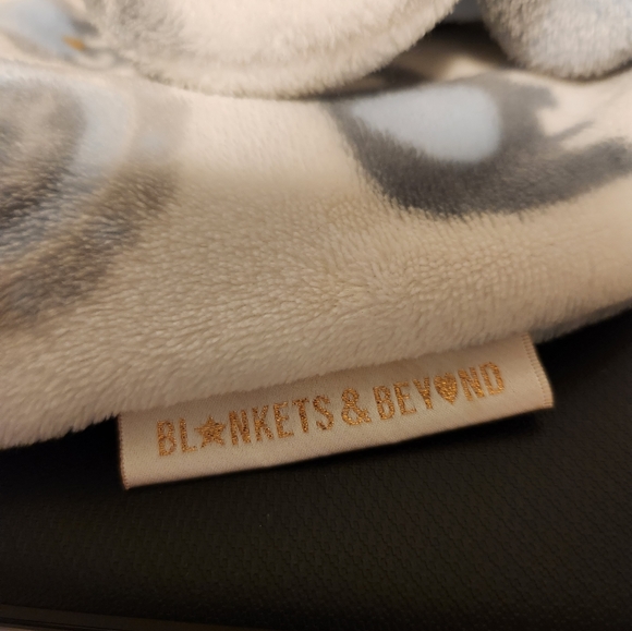 Blankets & Beyond elephant boy lovey security blanket. - Picture 5 of 5